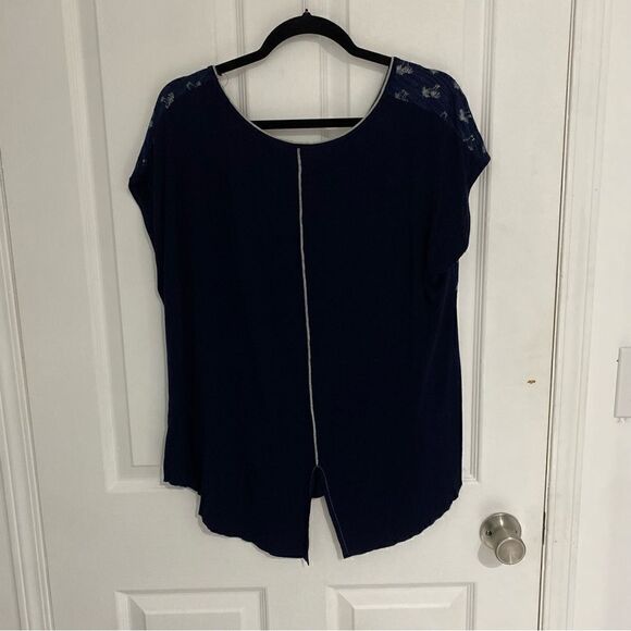 Edista Palm Tree Printed Rayon Stretch Shortsleeve Women Size Medium - Picture 2 of 5